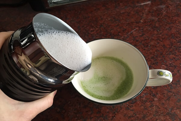 cách làm trà sữa Matcha bột trà xanh